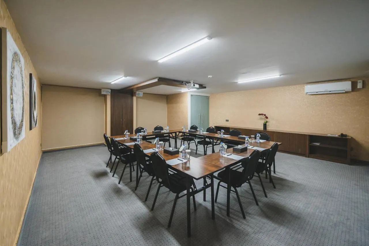 Louis V Hotel Bejrut